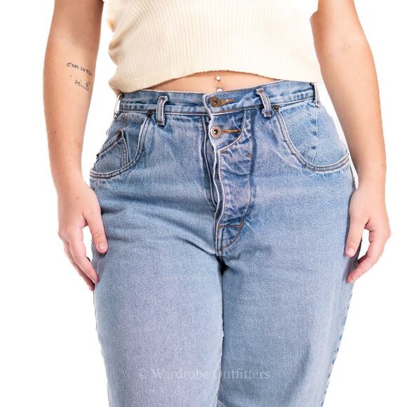 Vintage 90s Bonjour Light Wash Tapered Mom Jeans - Picture 5 of 10